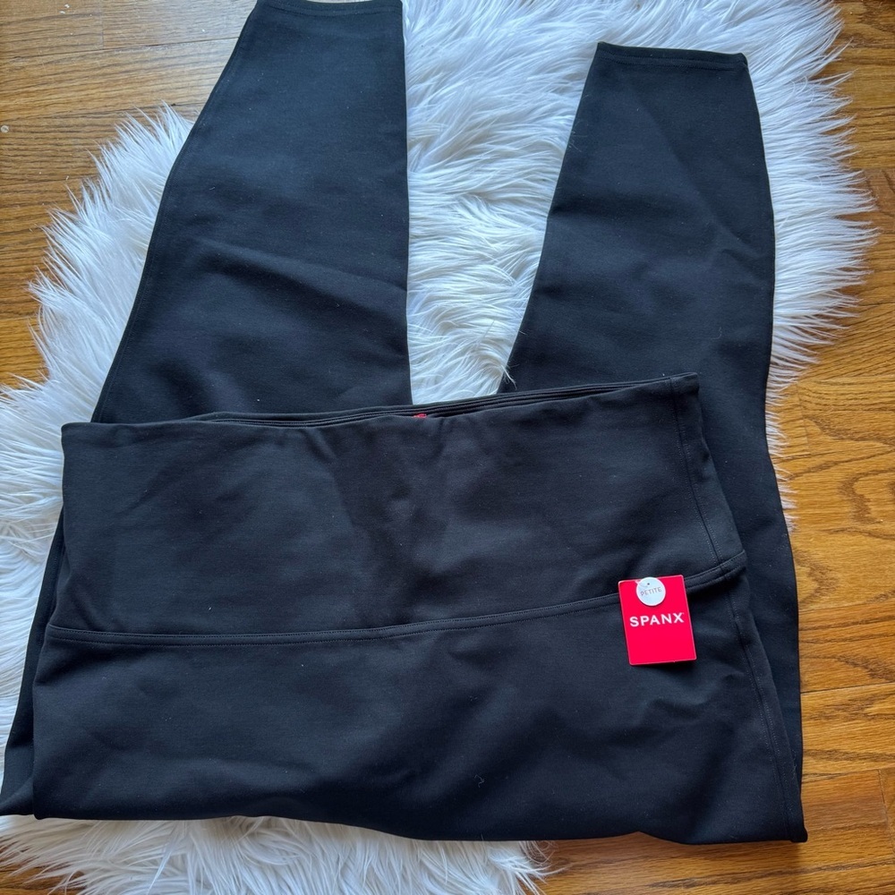 NWT Spanx Ponte Leggings petite in classic black - Picture 4 of 10